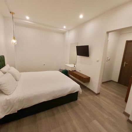 Real City Suites Syntagma เอเธนส์ ภายนอก รูปภาพ